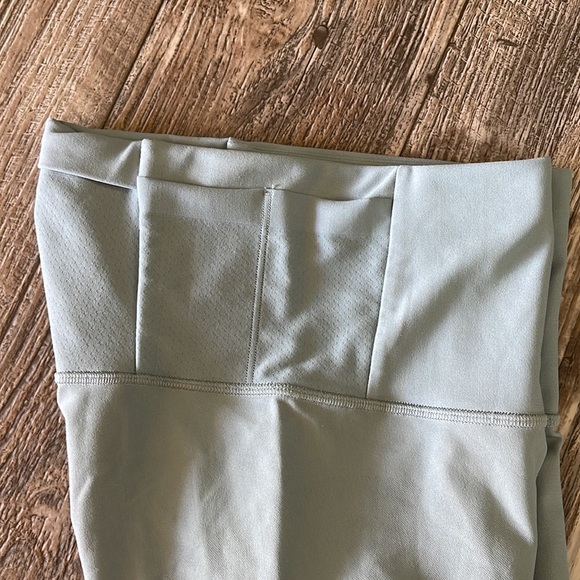 Lululemon Beautiful High Rise Leggings, 6 - Picture 8 of 17